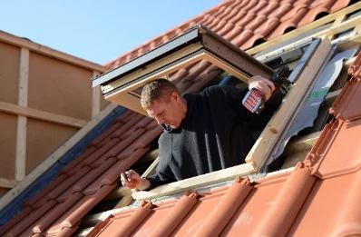 Pose de fenêtres de toit Velux à Merckeghem